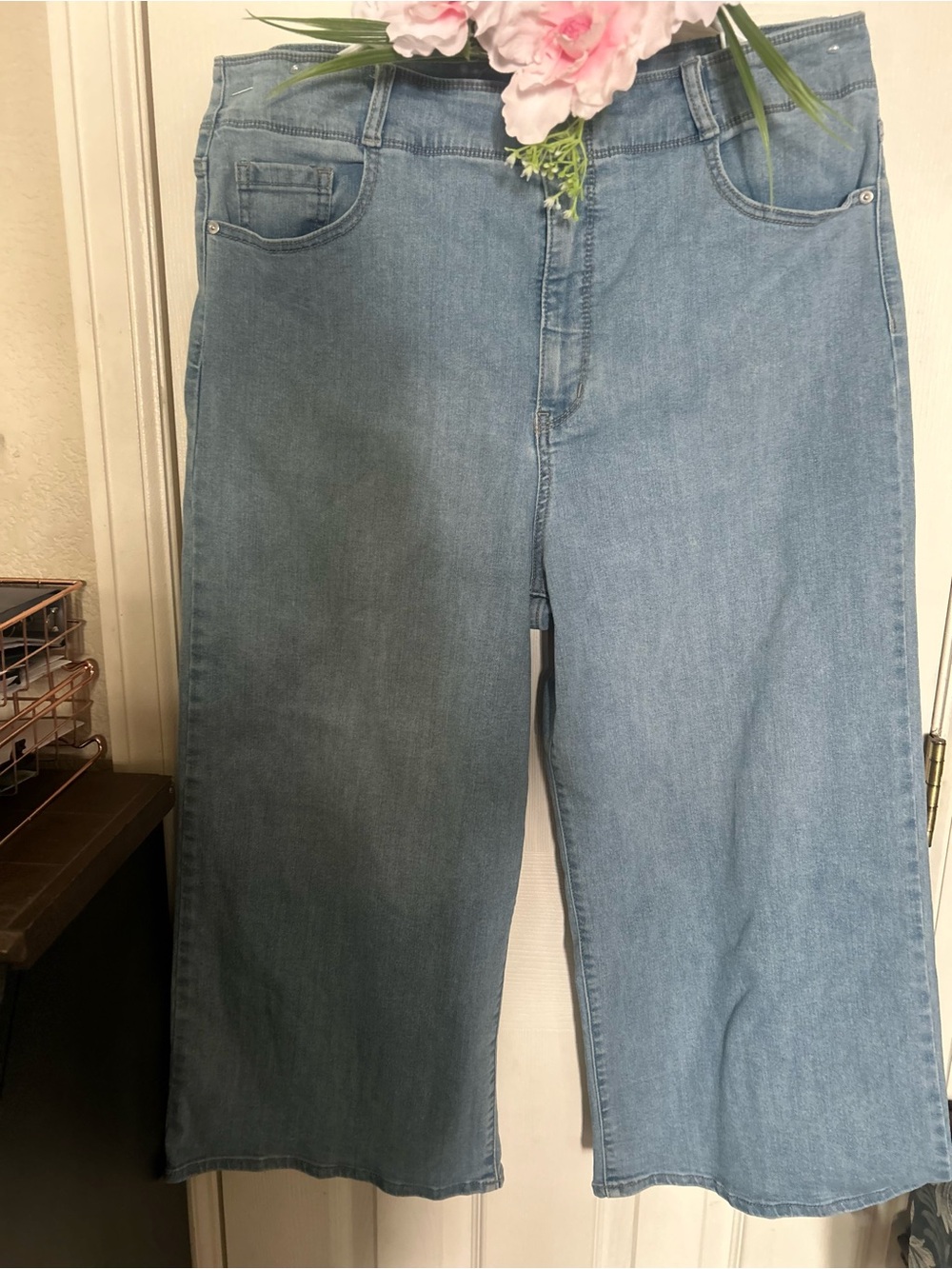 Gloria Vanderbilt Light Blue Wide Leg Jeans size 16.